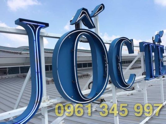 Biển quảng c&aacute;o chữ inox