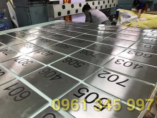 Biển tên inox ăn mòn Biển tên inox ăn mòn