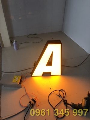 Chữ inox đ&egrave;n led