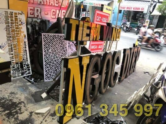 Bảng hiệu chữ nổi Mica Alu Bảng hiệu chữ nổi Mica Alu