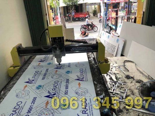 Cắt khắc CNC - ALU - MICA gi&aacute; rẻ tại TP HCM