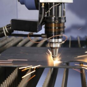 cat laser kim loai quận 7