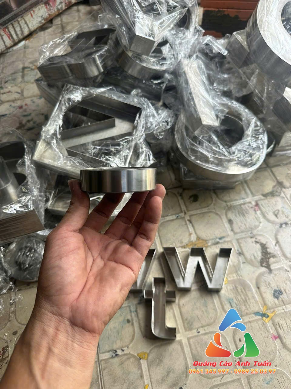 Cắt Chữ Inox: Giải Pháp Đột Phá Cho Bảng Hiệu Doanh Nghiệp